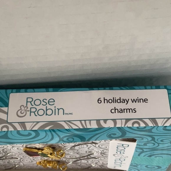 Rose & Robin Holiday Wine Charms Set - Picture 5 of 5